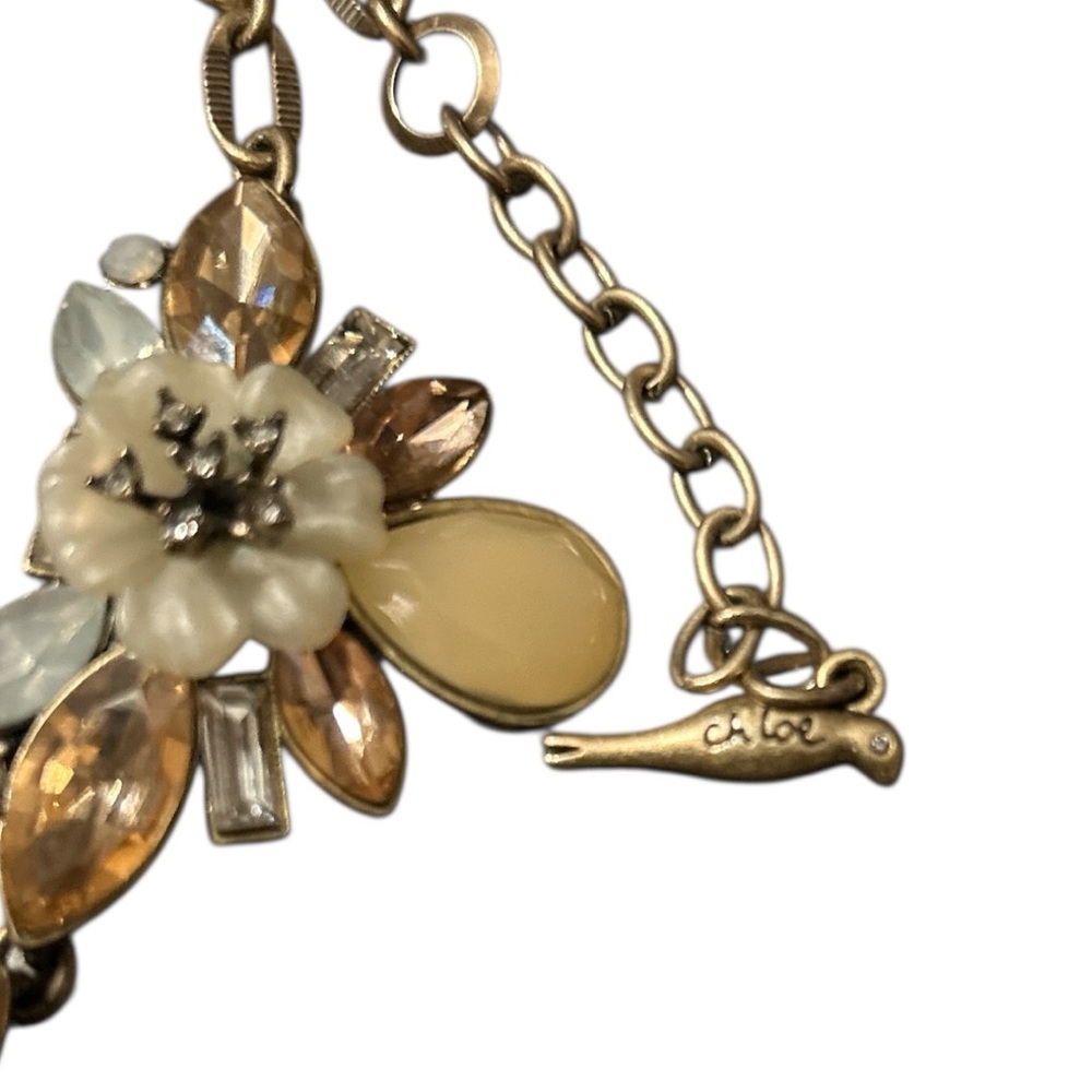 PRETTY CHLOE & ISABEL CHUNKY FLORAL NECKLACE WITH RHINESTONES, BAGUETTES, PEARLS - Picture 2 of 3